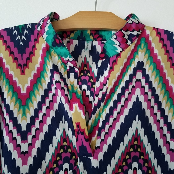 Auditions multicolor zigzag pop over blouse top - Picture 3 of 9